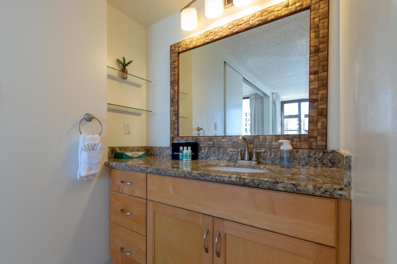 Beautifully Renovated 32Nd Floor Deluxe Ocean View Waikiki Condo Condo Honolulu Eksteriør billede