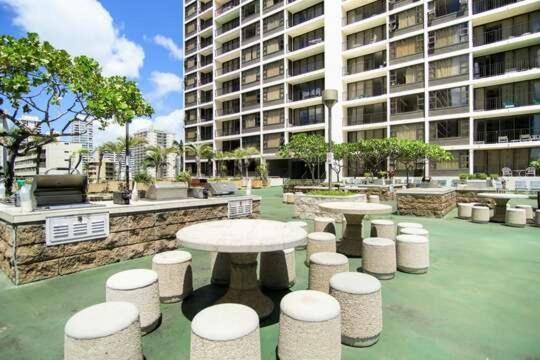 Beautifully Renovated 32Nd Floor Deluxe Ocean View Waikiki Condo Condo Honolulu Eksteriør billede